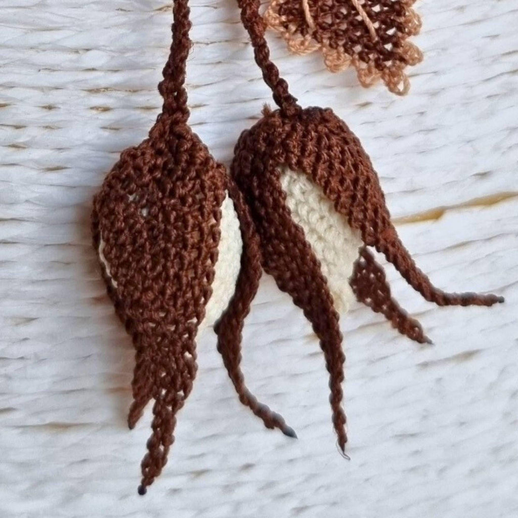Handmade Cream Floral Necklace – Turkish Oya Crochet – Artificial Silk Jewelry – Lightweight – Unique Gift for Her